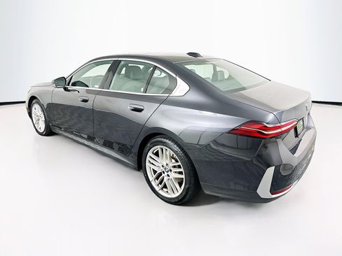 Used 2025 BMW 530i image 5