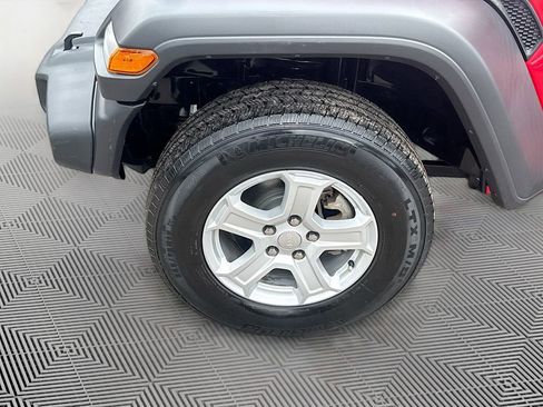 Used 2022 Jeep Wrangler Sport AWD/4WD image 33