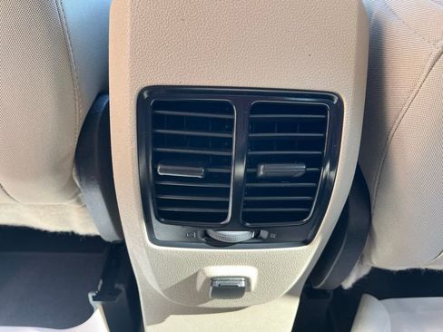 Used 2017 Ford Escape SE image 24