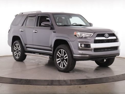 Used 2018 Toyota 4Runner Limited AWD/4WD image 2
