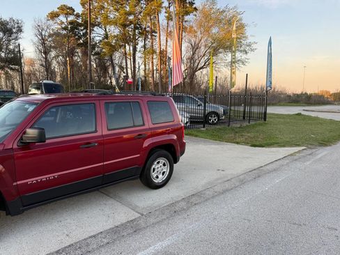 Used 2017 Jeep Patriot Sport image 9