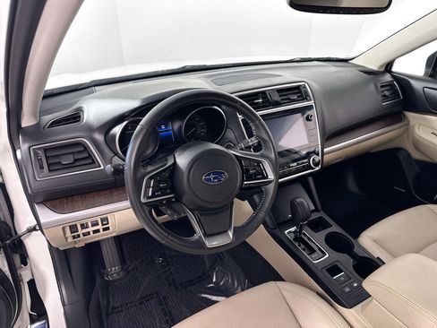 Used 2018 Subaru Outback 2.5i Limited w/ Popular Package #2 image 9