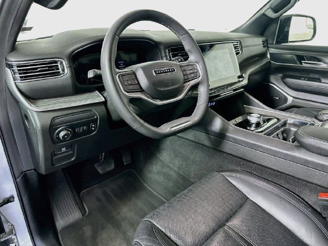 Used 2024 Jeep Wagoneer L Series II w/ Flexible Seating Group RWD image 10
