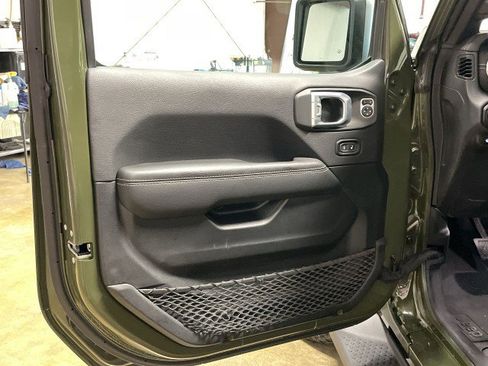 Used 2021 Jeep Wrangler Unlimited Sahara w/ Cold Weather Group AWD/4WD image 12