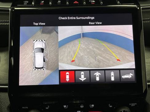 Used 2023 Jeep Grand Cherokee Limited w/ Luxury Tech Group II image 10