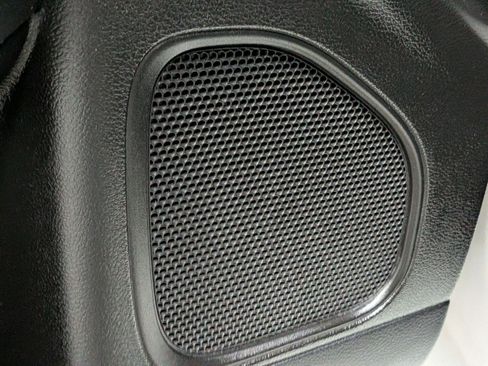 Used 2014 Chrysler 200 LX FWD image 17