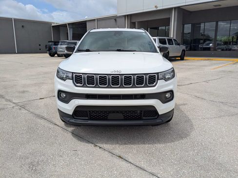 Used 2024 Jeep Compass Latitude AWD/4WD image 9