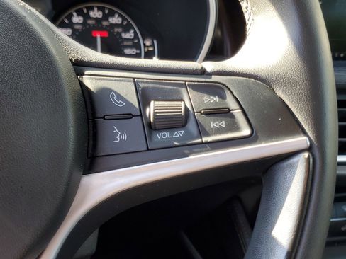 Used 2019 Alfa Romeo Stelvio AWD image 23