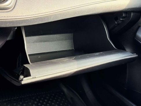 Used 2016 Toyota RAV4 LE image 28