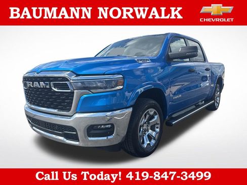 Used 2025 RAM 1500 Big Horn AWD/4WD image 3