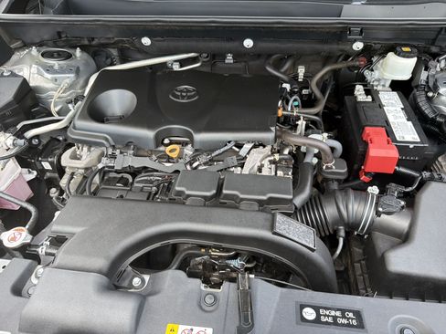 Certified 2021 Toyota RAV4 LE FWD image 22