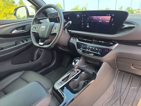 Used 2025 Buick Envista Avenir FWD image 16