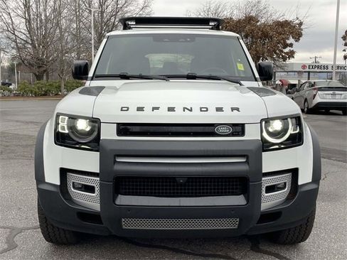 Used 2023 Land Rover Defender 110 S image 8