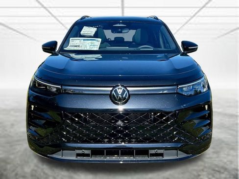 New 2026 Volkswagen Tiguan SE R-Line FWD image 8