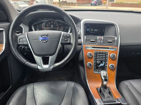 Used 2017 Volvo XC60 T6 Inscription w/ Preferred Option Package AWD/4WD image 16