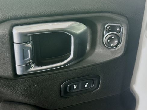 Used 2023 Jeep Wrangler Sahara w/ Cold Weather Group image 15