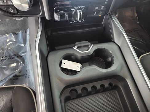Used 2023 RAM 1500 Laramie AWD/4WD image 19