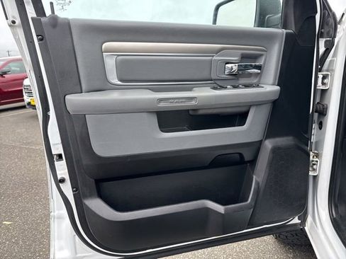 Used 2019 RAM 1500 Classic SLT AWD/4WD image 23