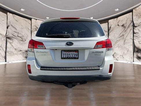 Used 2011 Subaru Outback 2.5i Premium AWD/4WD image 7