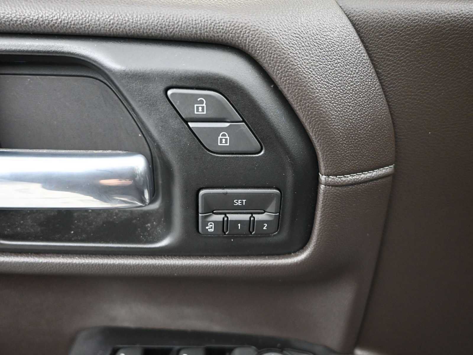 Used 2019 GMC Sierra 1500 Denali w/ Denali Ultimate Package AWD/4WD image 18