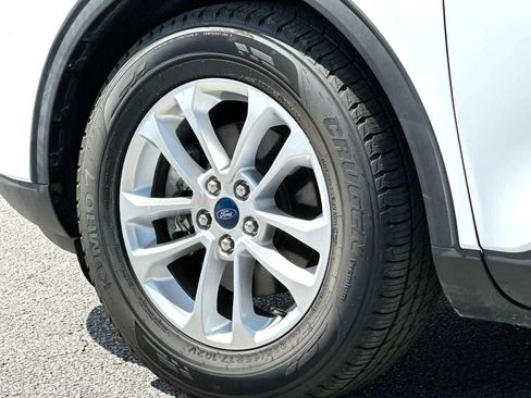 Used 2020 Ford Escape SE FWD image 11