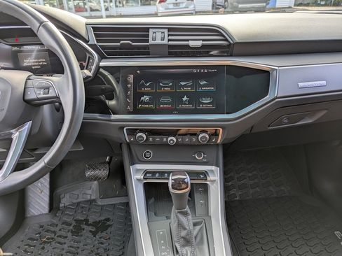 Used 2024 Audi Q3 2.0T Premium Plus image 18