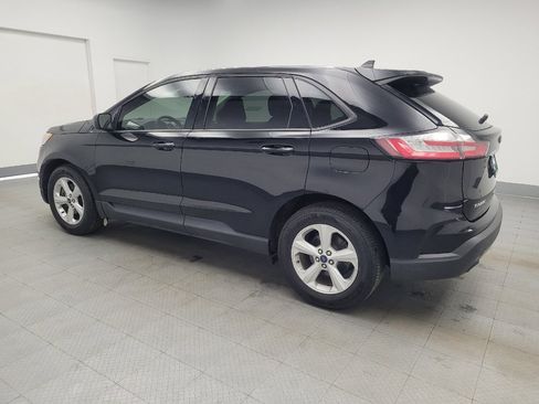 Used 2020 Ford Edge SE image 3