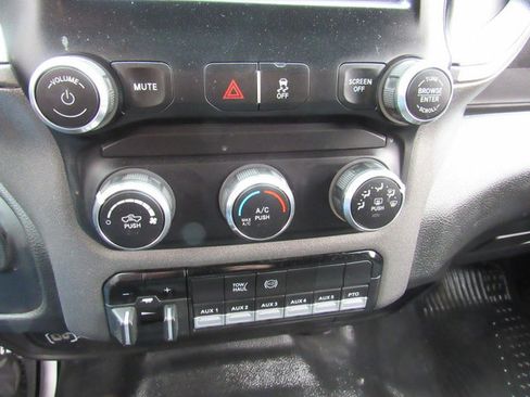 Used 2022 RAM 3500 Tradesman w/ Chrome Appearance Group AWD/4WD image 43