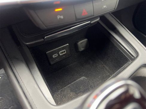 Used 2024 Cadillac XT4 Premium Luxury image 68