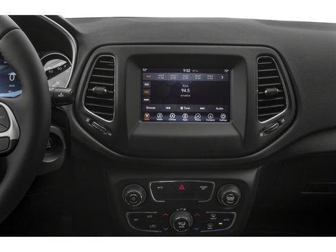 Used 2018 Jeep Compass Sport w/ Tech Group FWD image 8