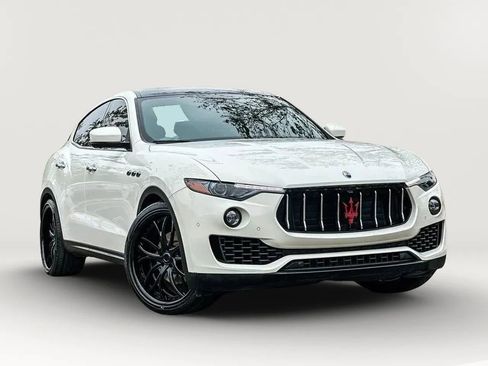 Used 2018 Maserati Levante AWD/4WD image 24