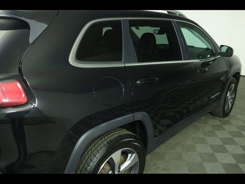 Used 2021 Jeep Cherokee Limited image 19