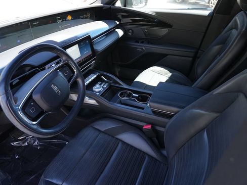 Used 2024 Lincoln Nautilus Reserve w/ Equipment Group 202A AWD/4WD image 9