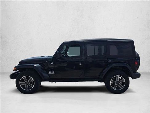 Used 2023 Jeep Wrangler Unlimited Sahara w/ Cold Weather Group AWD/4WD image 4