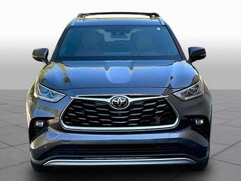 Used 2023 Toyota Highlander Platinum image 4