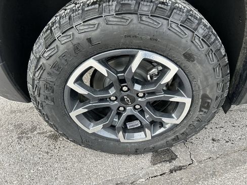 New 2026 Chevrolet Equinox ACTIV w/ Convenience Package III image 9