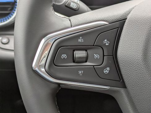 New 2026 Chevrolet Trax LT w/ Sunroof Package FWD image 16