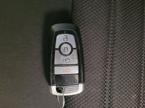 Used 2020 Ford Fusion SE FWD image 32