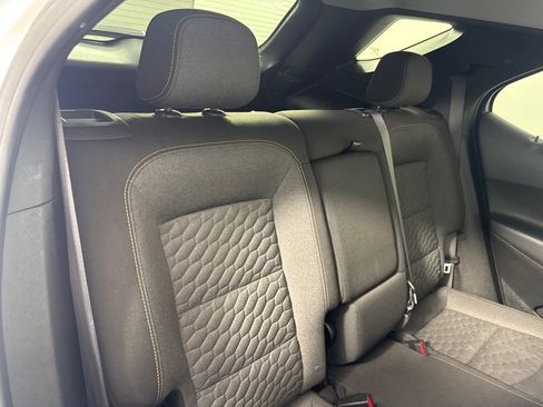 Used 2021 Chevrolet Equinox LT image 23