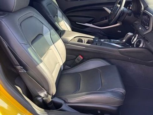 Used 2024 Chevrolet Camaro LT w/ Technology Package image 10