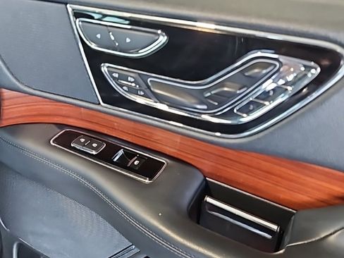 Used 2023 Lincoln Navigator Reserve image 13