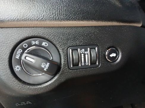 Used 2021 Chrysler 300 S w/ Popular Equipment Group RWD image 40