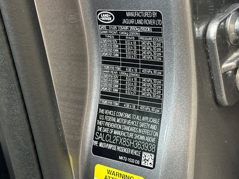 Certified 2025 Land Rover Discovery Sport Dynamic SE image 35