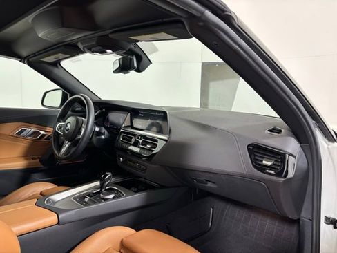 Certified 2022 BMW Z4 sDrive30i w/ Dynamic Handling Package RWD image 28