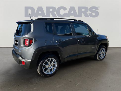 Used 2022 Jeep Renegade Latitude image 7