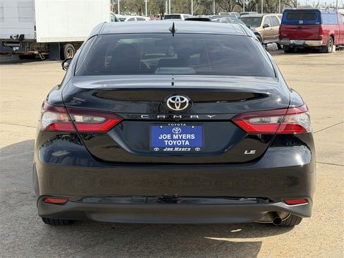 Used 2023 Toyota Camry LE image 8