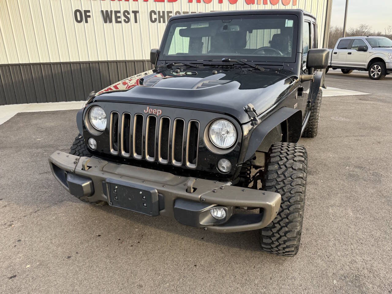Used 2016 Jeep Wrangler Unlimited Sahara AWD/4WD image 2