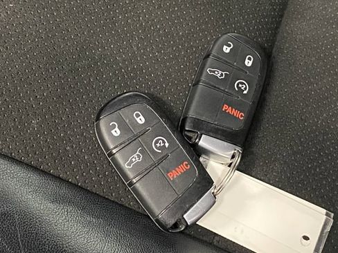 Certified 2020 Jeep Grand Cherokee Altitude image 28