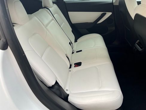 Used 2022 Tesla Model Y Long Range AWD/4WD image 15