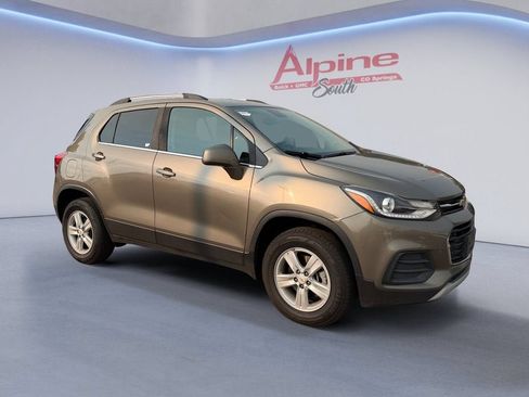Used 2020 Chevrolet Trax LT w/ LT Convenience Package AWD/4WD image 7